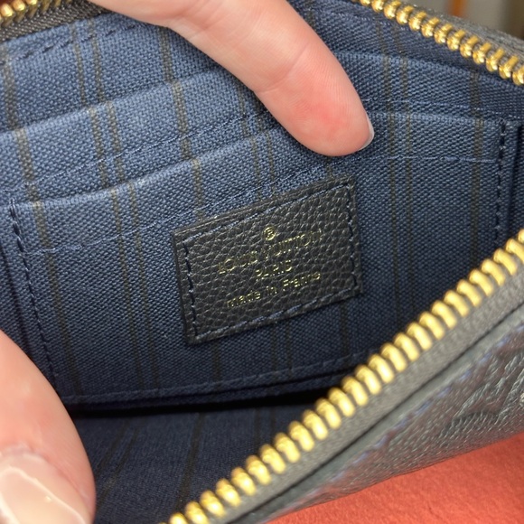 Louis Vuitton Pouch Citadine Accessories - Picture 12 of 16